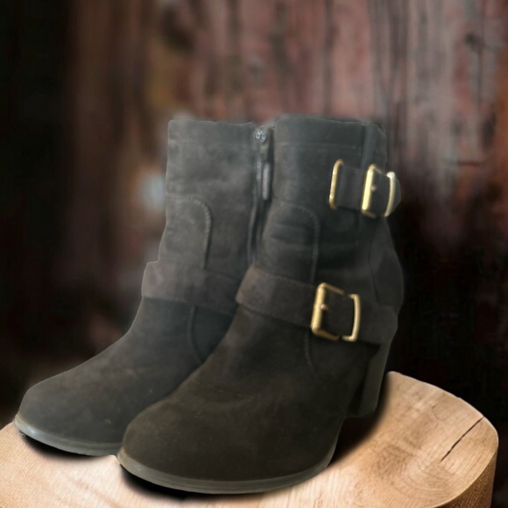 Black velvet ankle boots with buckle